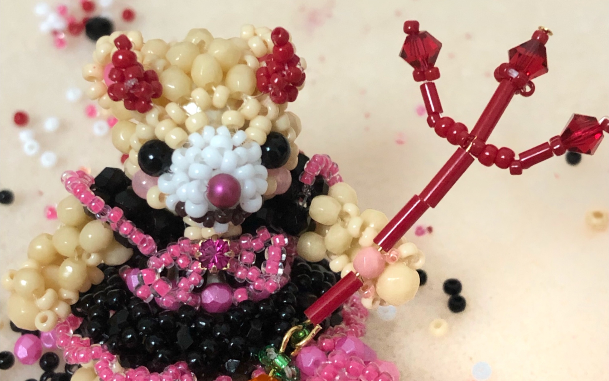 【手作】串珠1:万圣节要到了,来一只萌萌的小恶魔熊吧