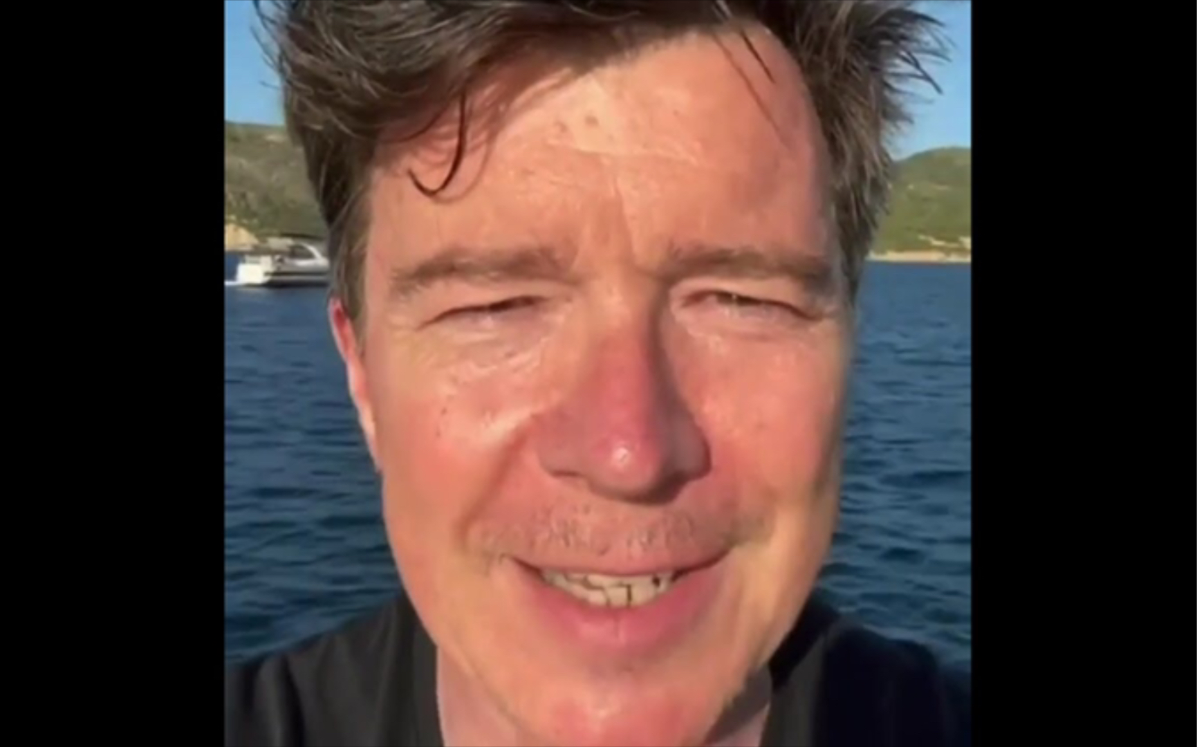 [图]Rick Astley本人回应Never Gonna Give You Up达到十亿播放量