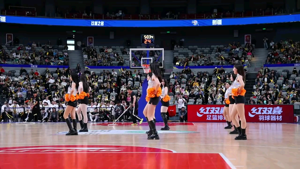 cba新疆男篮啦啦队