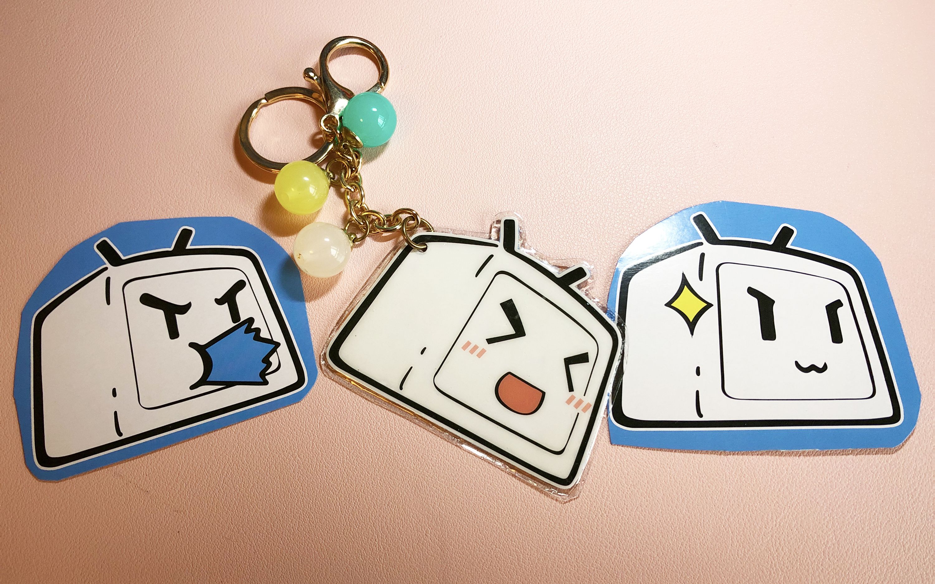 【秋天熊】哔哩哔哩的包装袋不要扔,剪下小电视,两面裹上胶,做成小