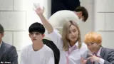 Download Video: 【Fancam】蚕室签售会 SEVENTEEN JEONGHAN尹净汉 1