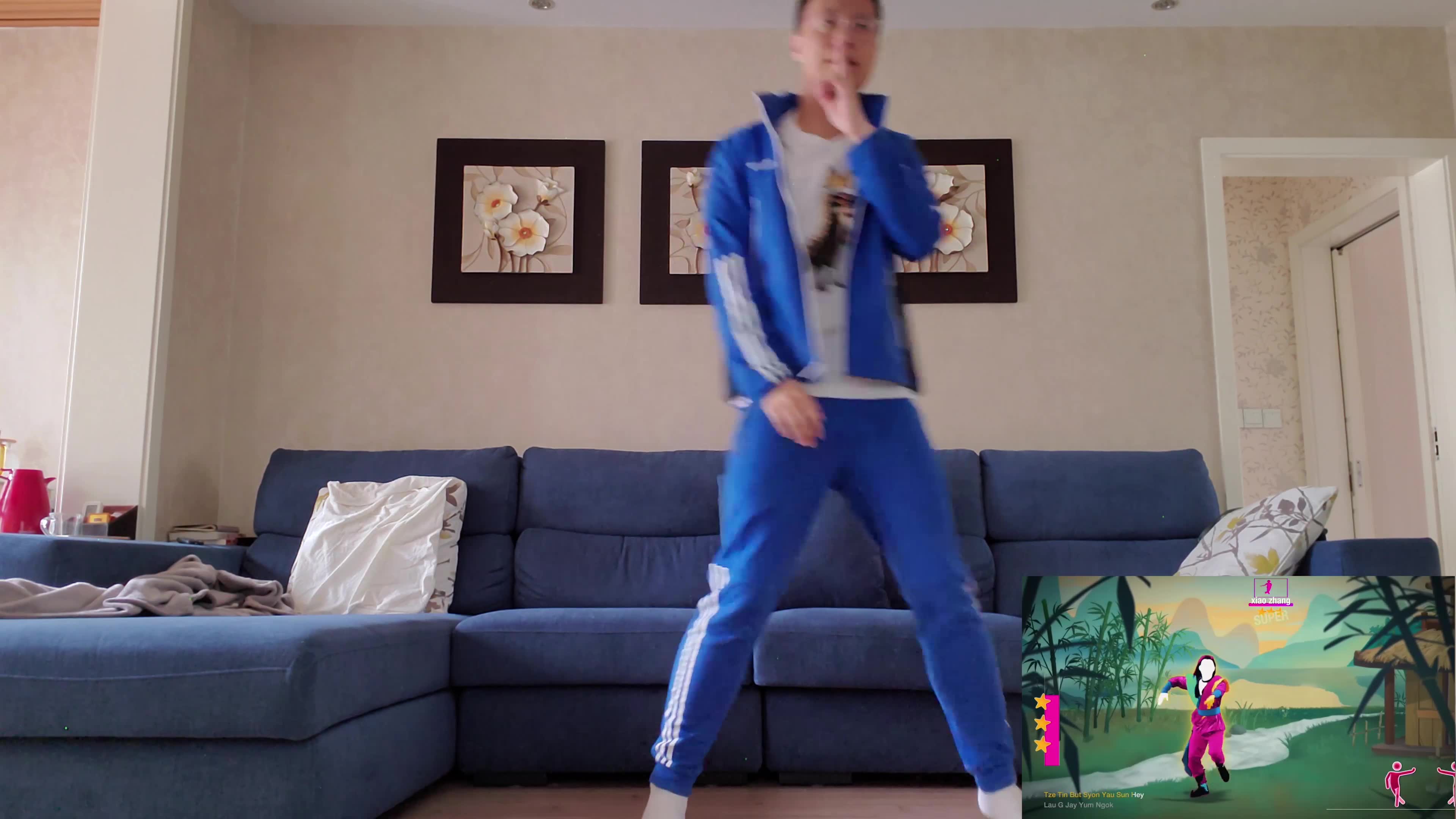 [图]【Just Dance舞力全开】My老汉 is cool when he watch me dancing