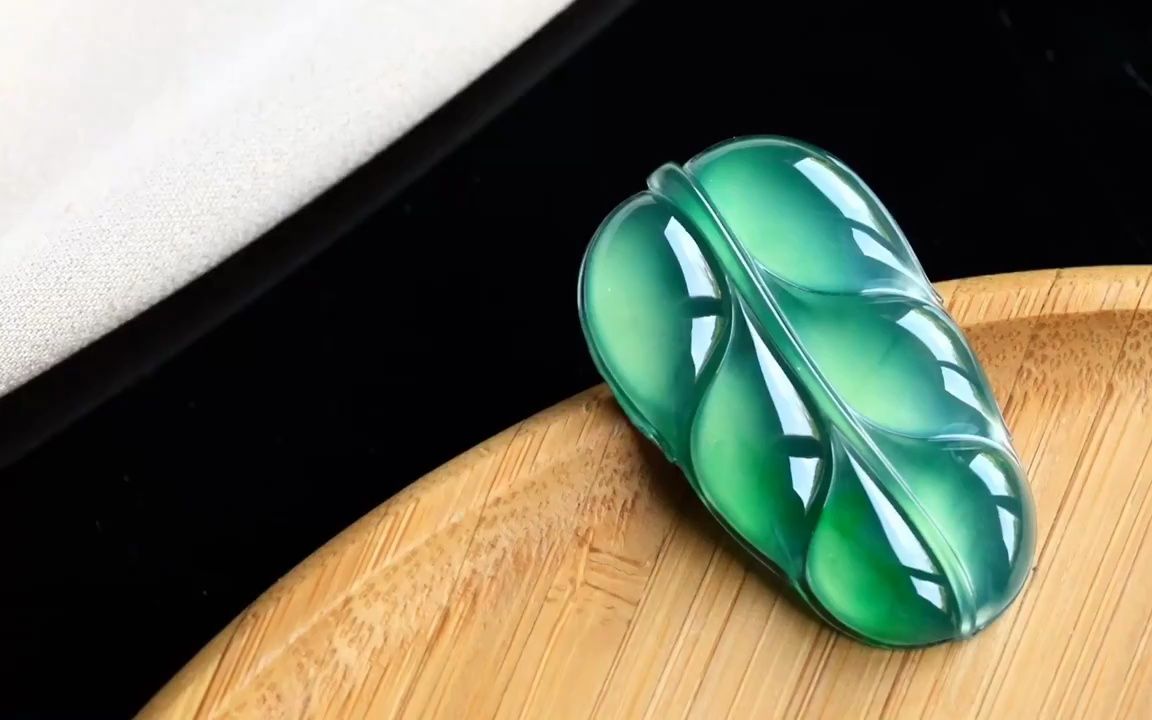 高冰玻璃满绿叶子 莹润果冻质感缅甸翡翠树叶吊坠