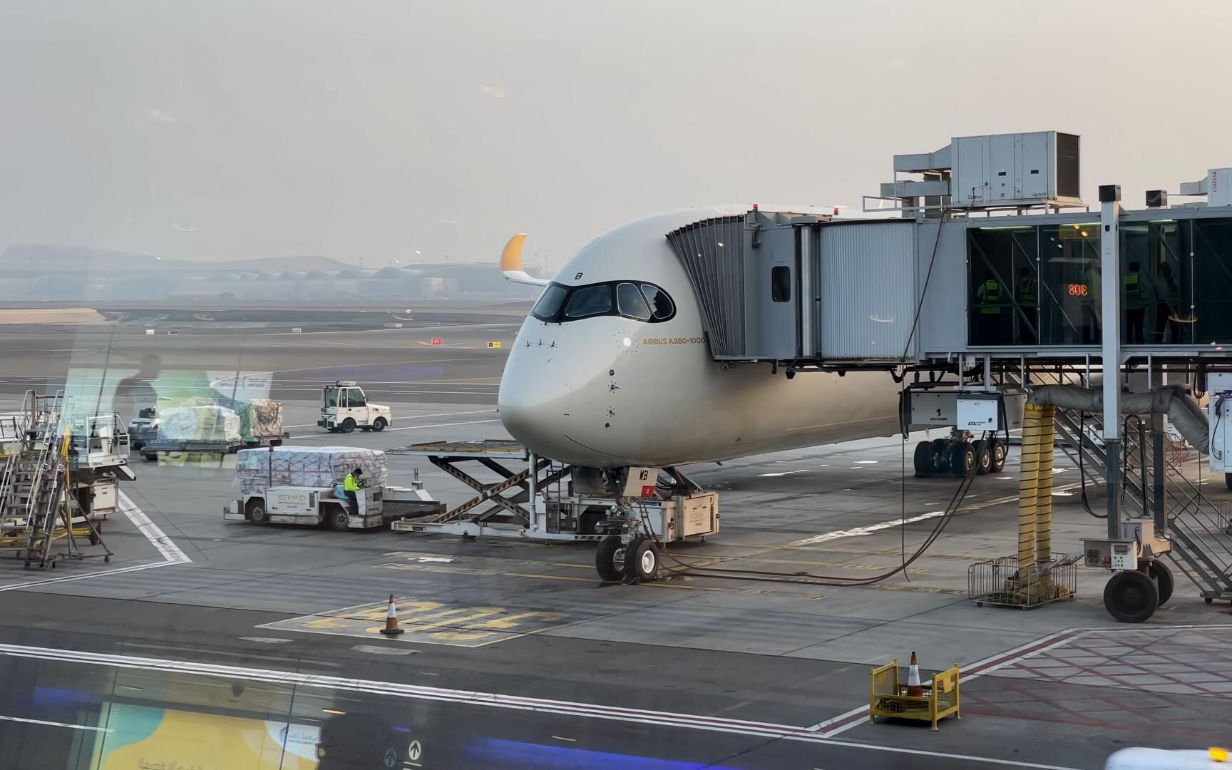 4kfr24etihad阿提哈德a350首航阿布扎比巴黎