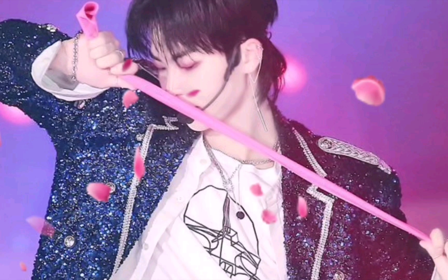 许玹准1080p小野猫这支舞可太野了蛊王黑色闪亮舞