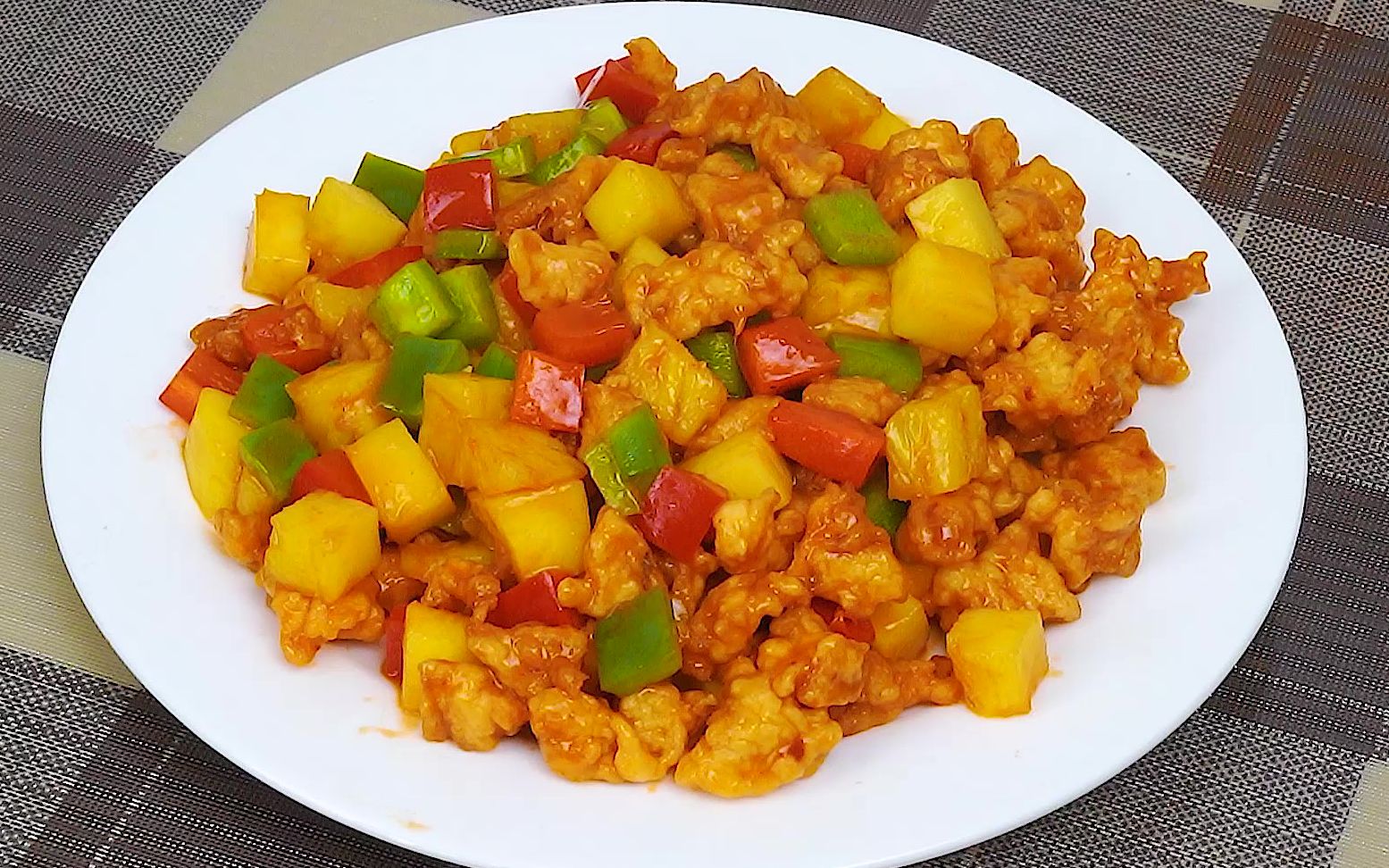 大厨教你菠萝鸡胸肉的做法,简单美味又健康,表妹喜欢的不得了_哔哩