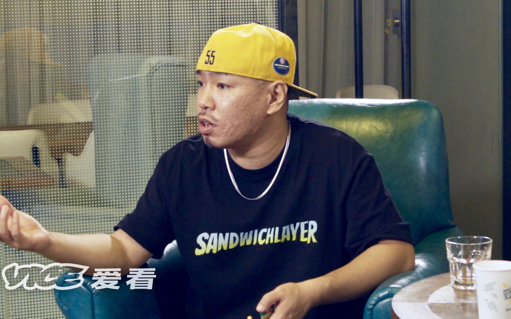万能药师会客厅:王波 "中国说唱没根儿了,哥们儿"【vice爱看】_哔哩