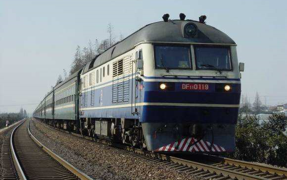 k677次列车驶入芜湖站_哔哩哔哩 (゜-゜)つロ 干杯~-bilibili