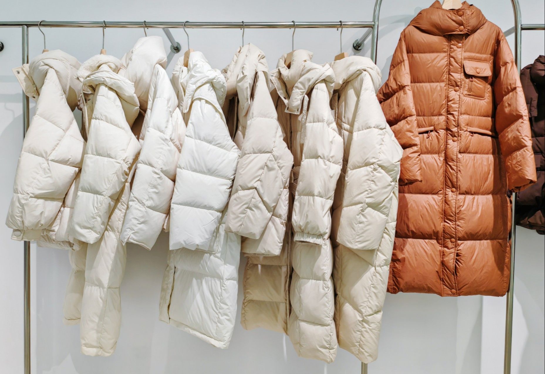 雪罗拉女装冬季鹅绒服品牌迹号折扣服装品牌尾货