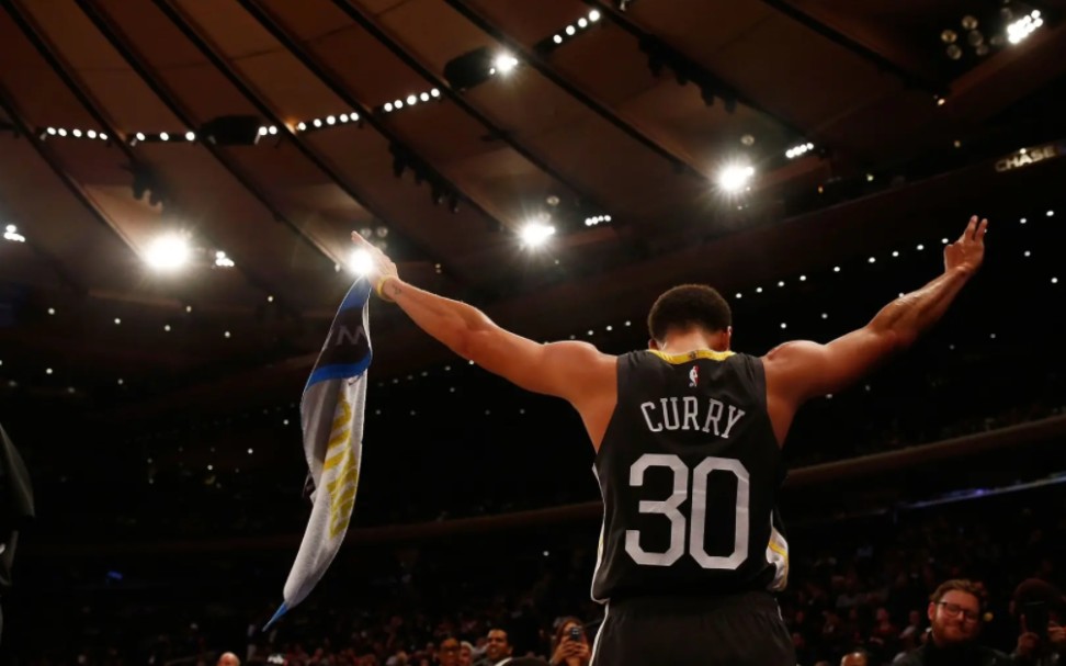 球场精灵——斯蒂芬·库里