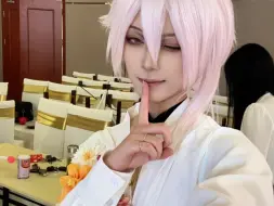 Video herunterladen: 【idolish7】草莓小狗飞扑过来了！