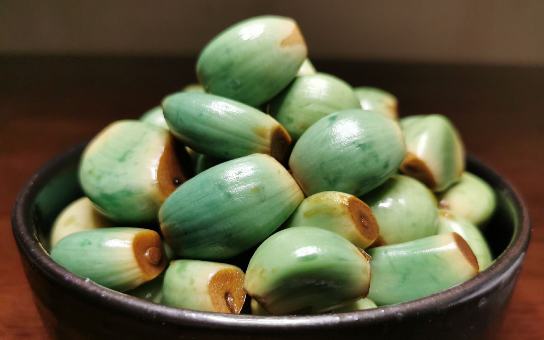 腊八蒜传统做法来了,多加这两样,颜色翠绿,口感脆爽味道正