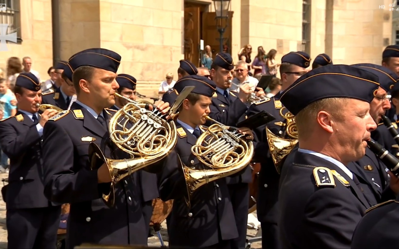 德国空军军乐队演奏音乐