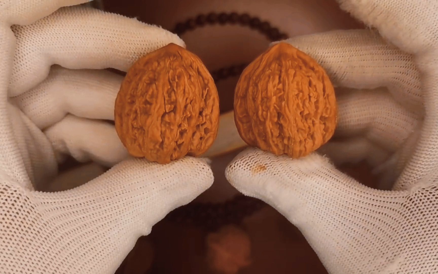 【文玩核桃】野生密纹红宝石