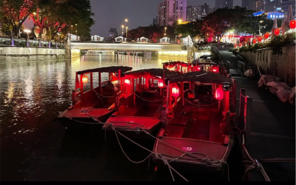 窗含西岭千秋雪,门泊东吴万里船.#夜游锦江#成都夜景#游船