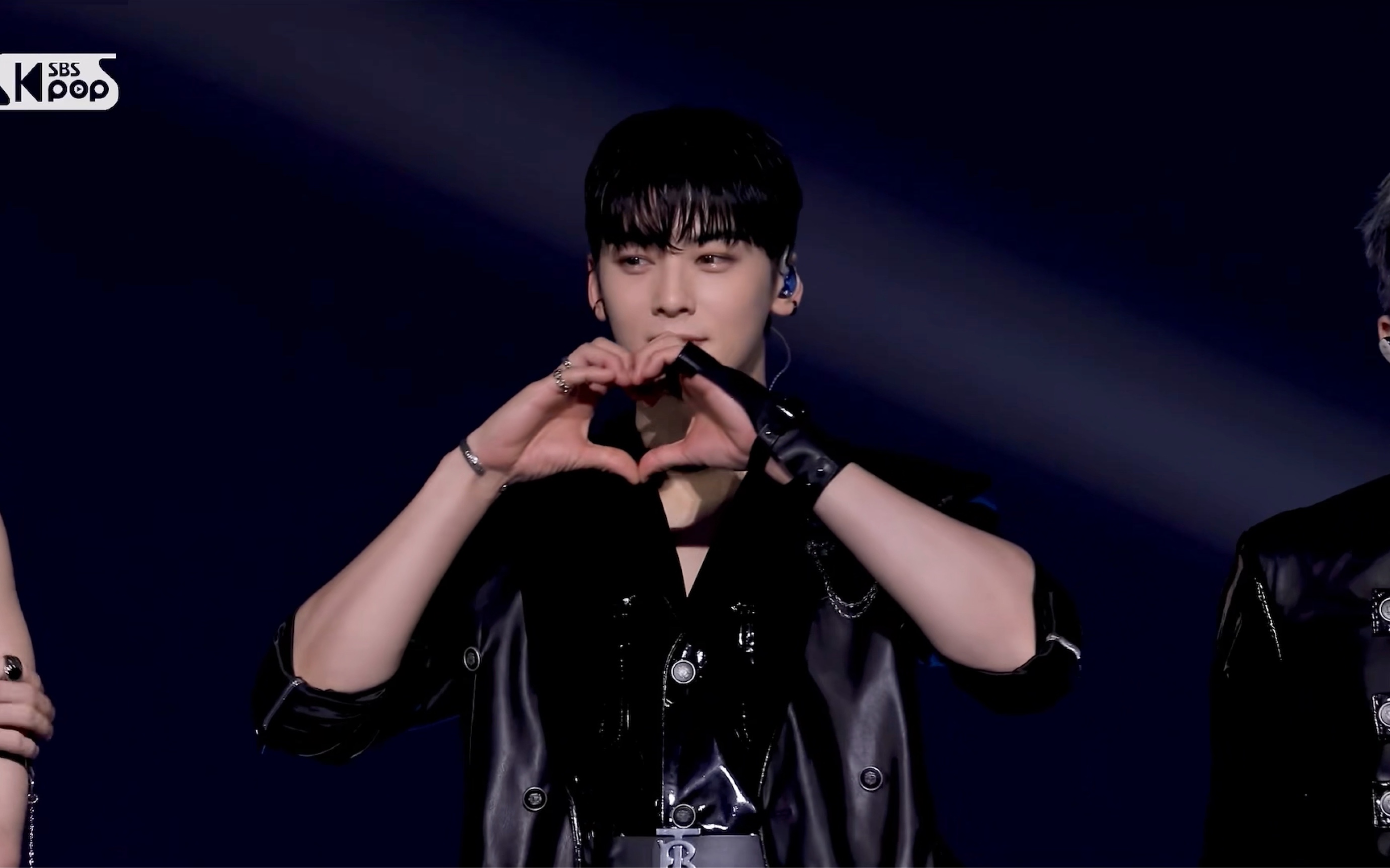 211225 astro车银优one舞台直拍怼脸版