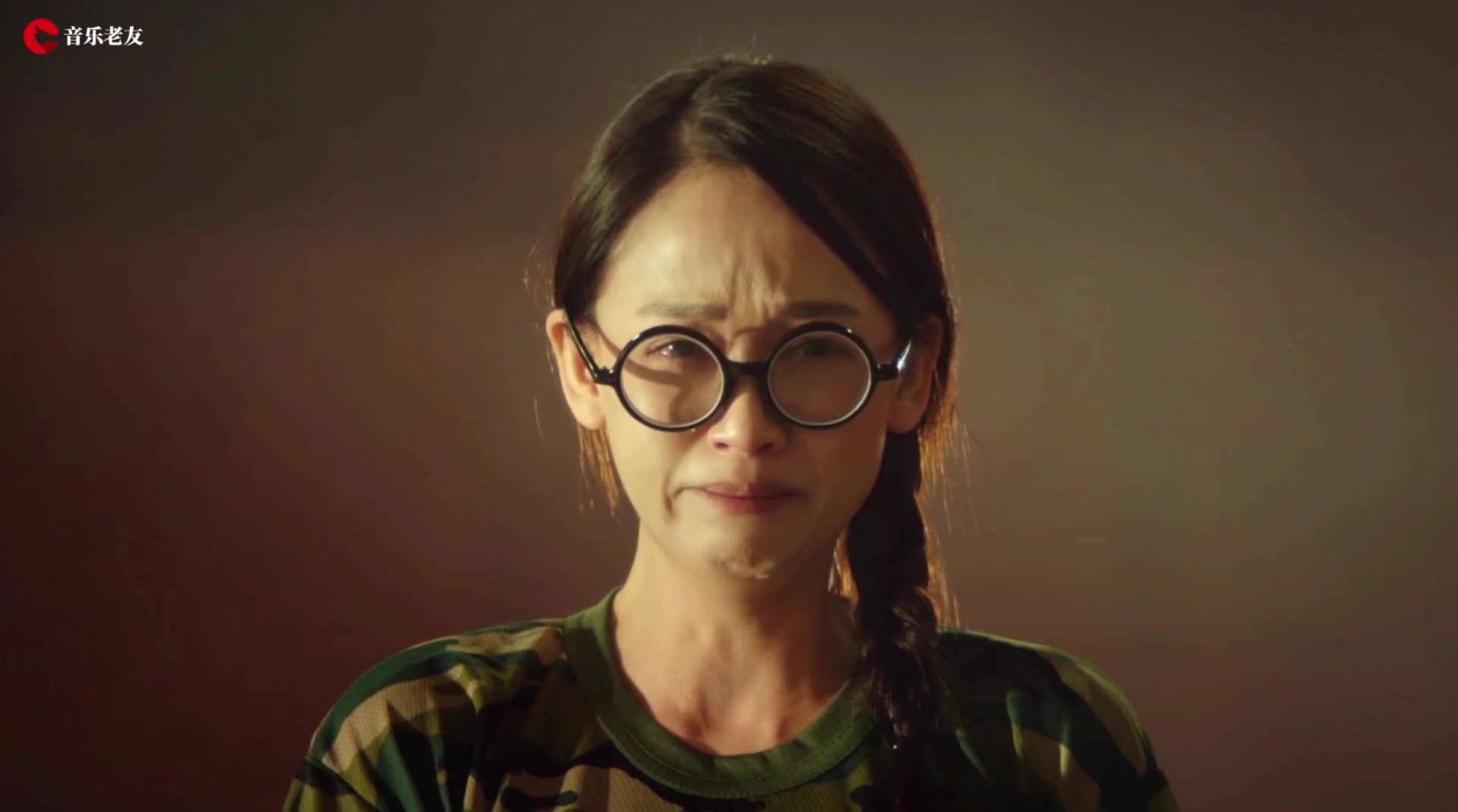 王佳杨和蒙面哥合作的原创《孤独》配上电影《既然青春留不住》好听!