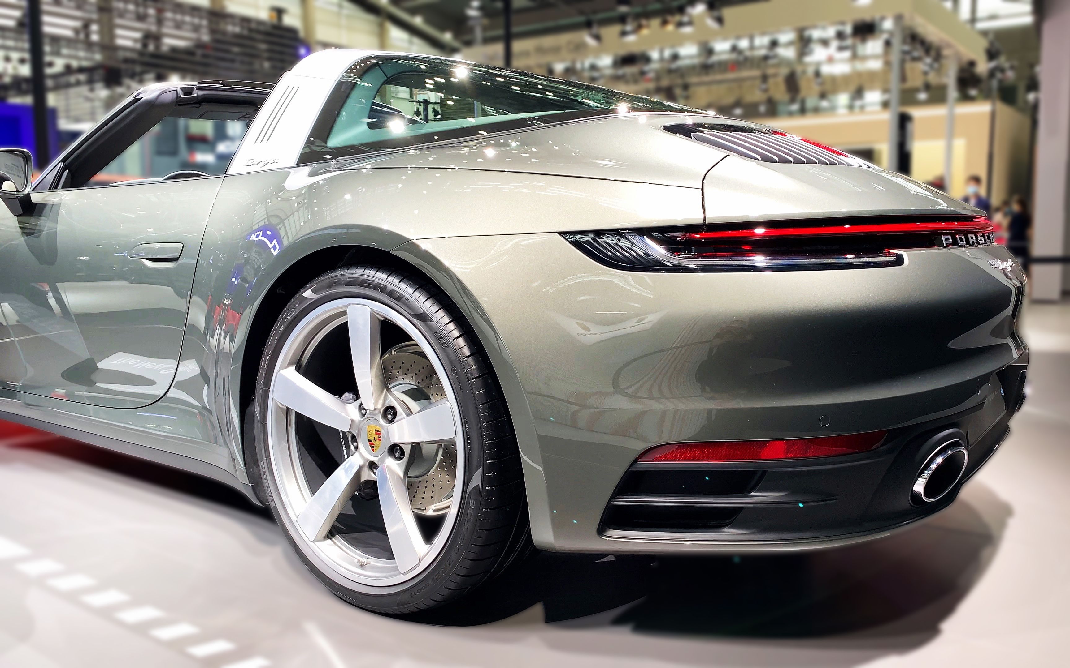 朴实无华 全新保时捷(992)911 targa 4(4k)