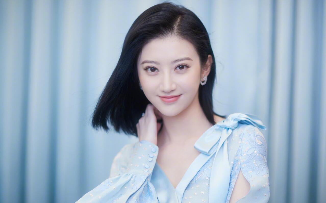 渣男远离美女!网友扒景甜卖二手闲置物品,所得收入全拿出做公益