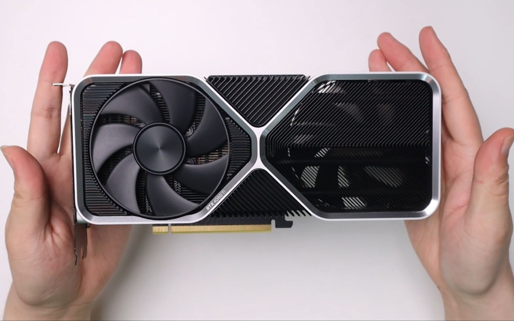 英伟达公版rtx 4060ti founders edition 纯享开箱 附3dmark跑分