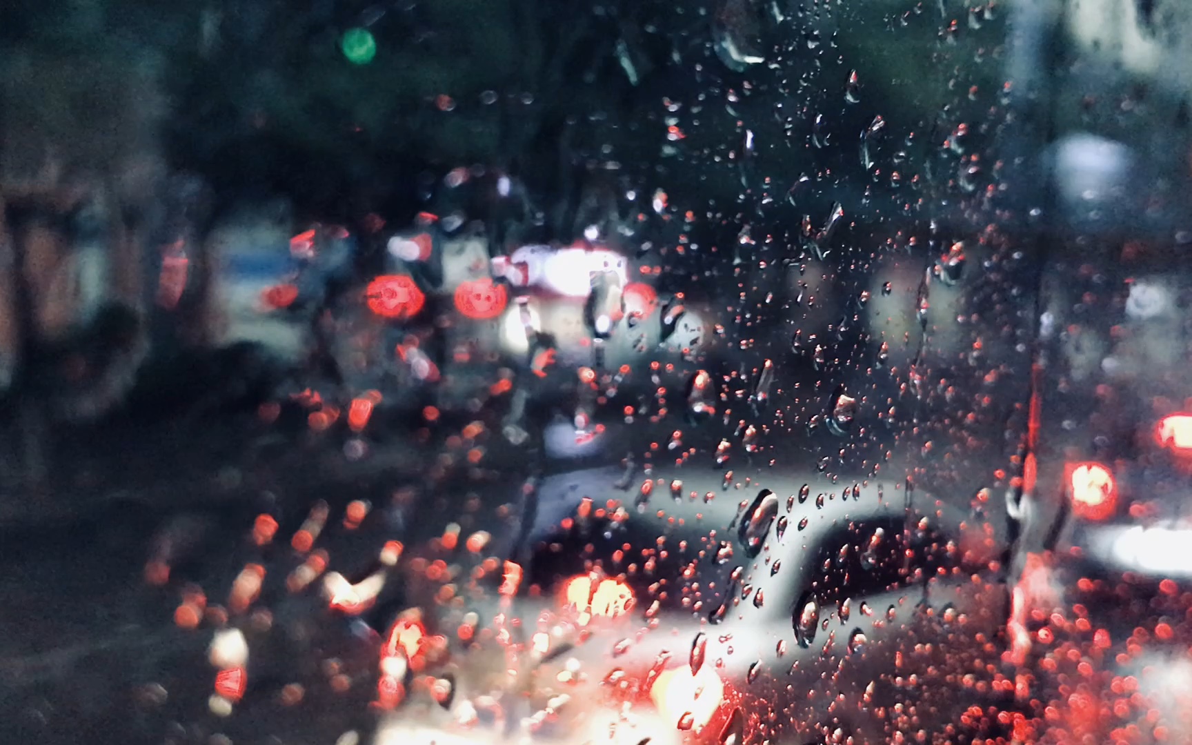 [图]雨天公交车