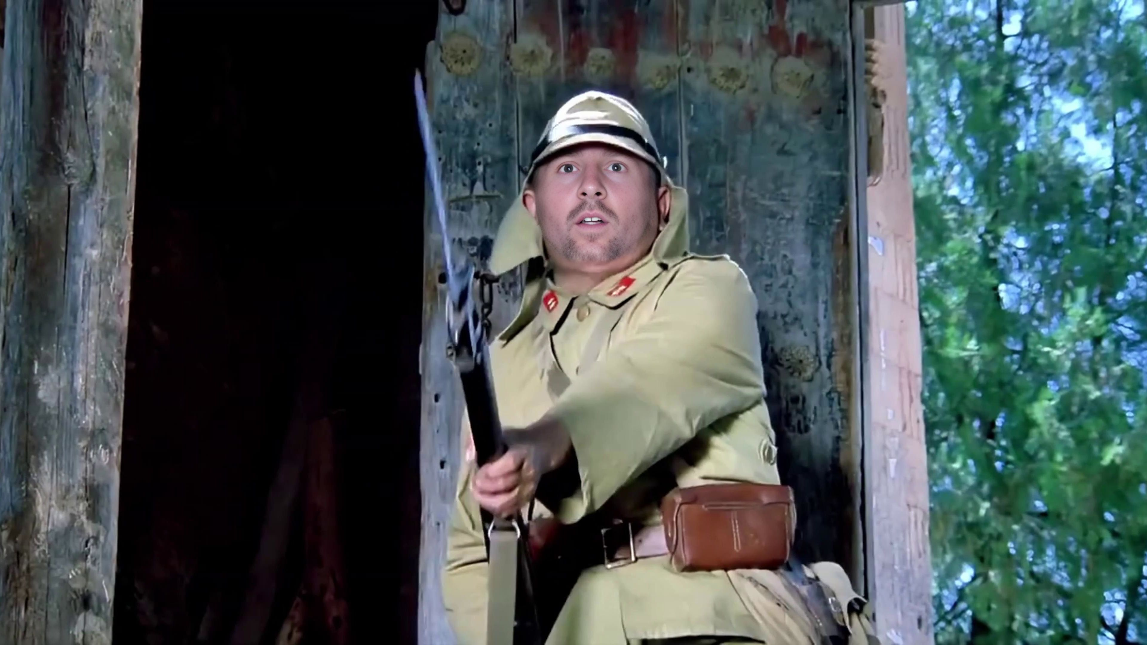 里奥哟西太君【举起手来】