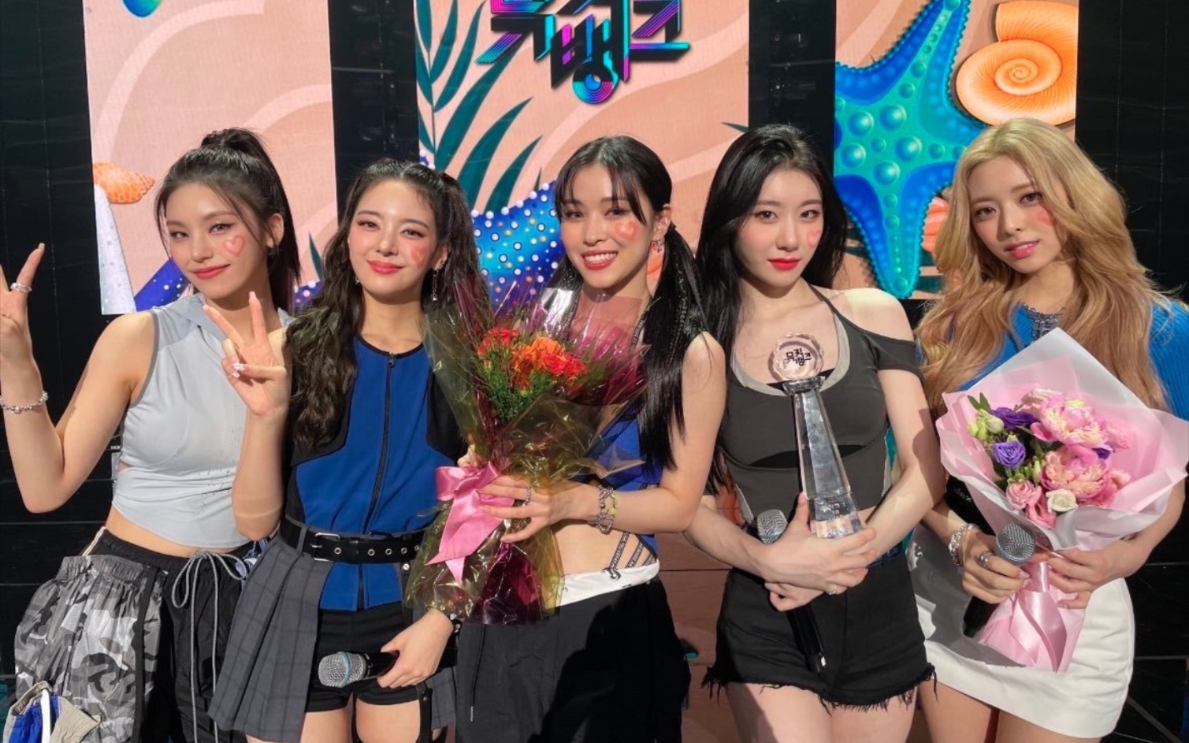 [图]【ITZY】永远喜欢热血一击！回顾一下一击的历次主打初一位