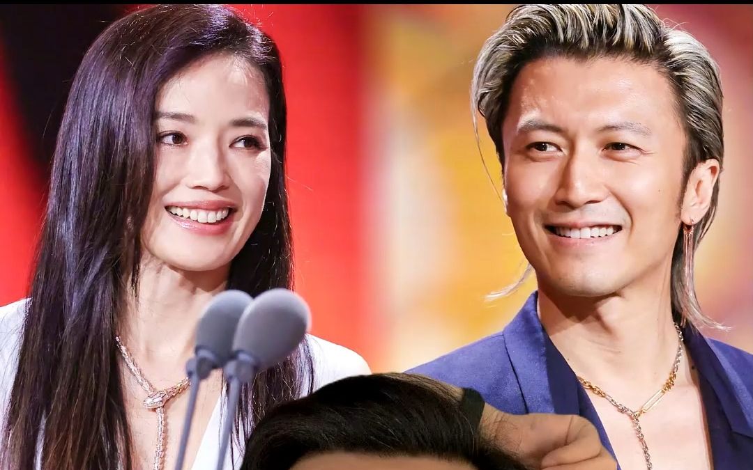谢霆锋舒淇同台对视,这是俊男靓女的天花板了吧,这么多年了他们怎么不