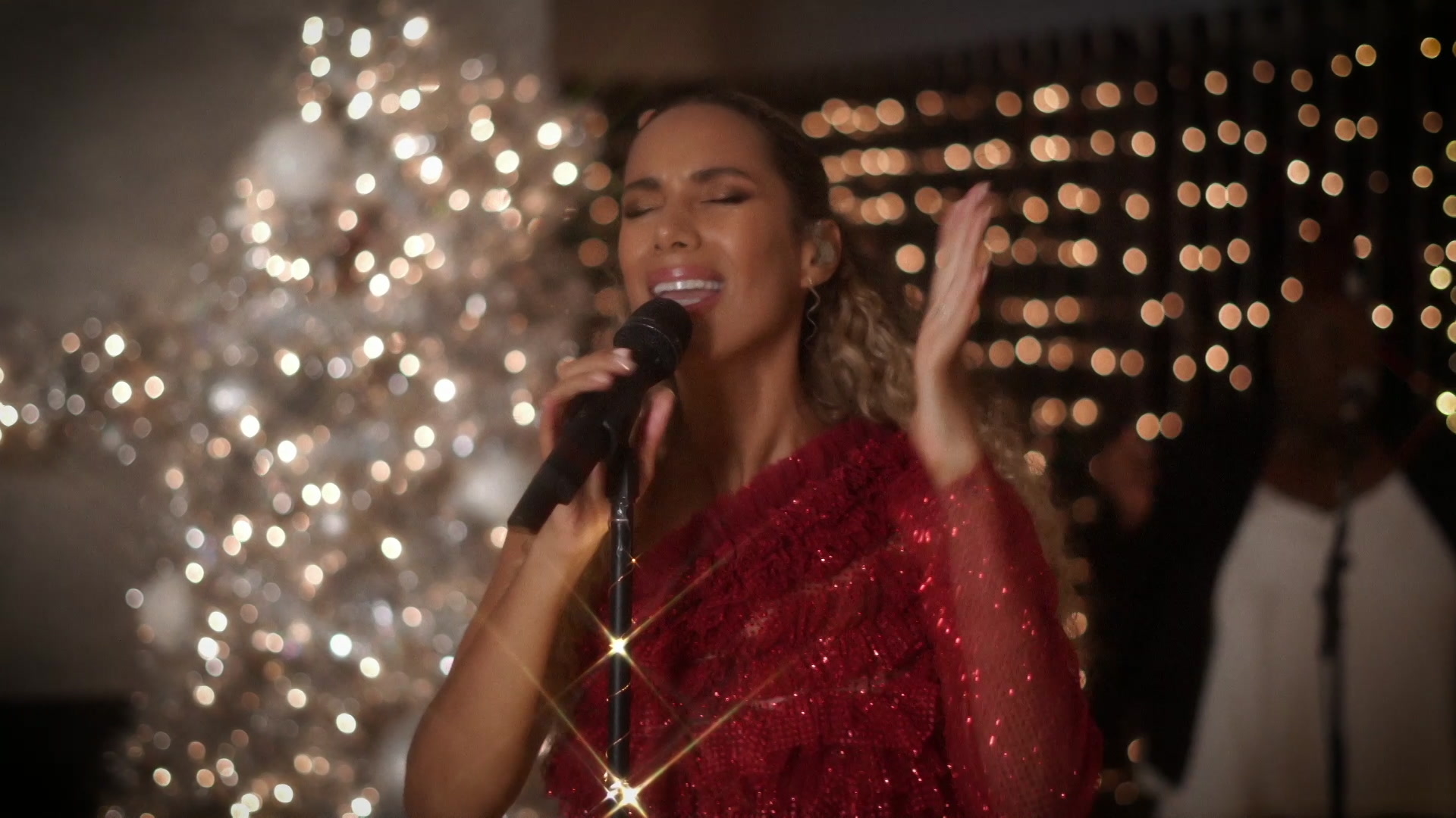 [图]One More Sleep (NSPCC Merry Little Christmas Concert, 2020) - Leona Lewis