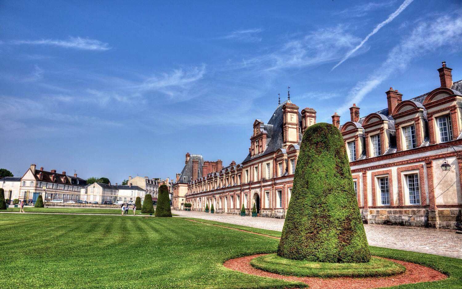 fontainebleau, france- royal chateau_哔哩哔哩 (゜-゜)つロ 干杯~-