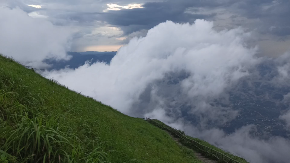 74.九上武功山,俯瞰萍乡市芦溪县麻田乡