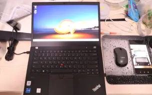 Video herunterladen: ThinkPad P14s 开箱