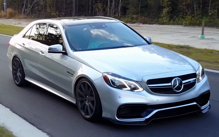 奔驰w212e级e63amg2014款测评机翻字幕敬请谅解