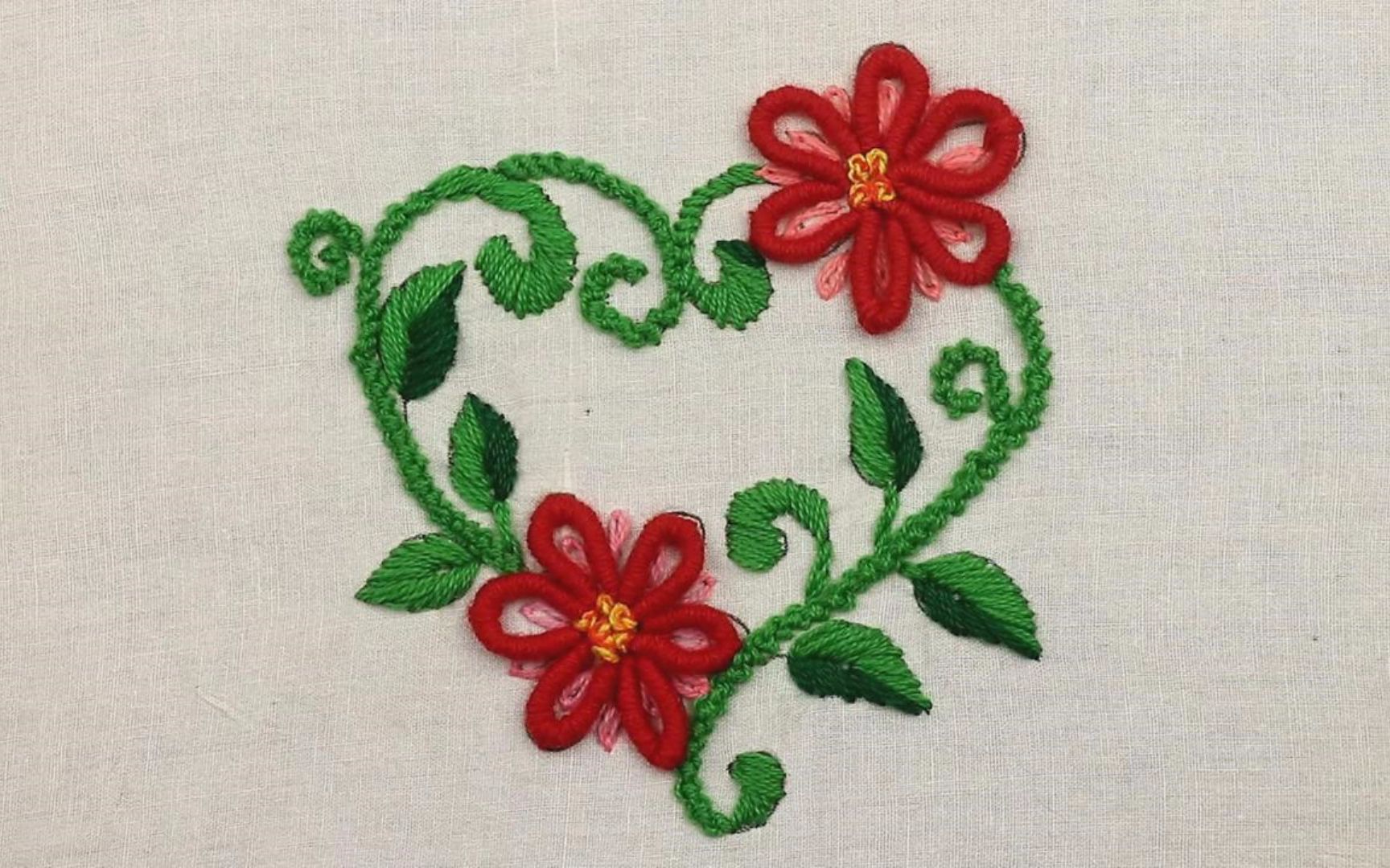 手工刺绣教学,心形花环图案的刺绣方法!