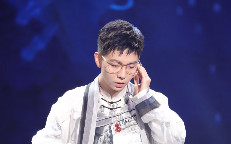 【饭拍】胡夏 无题live近距离高清直拍_饭拍更好听,相信我!