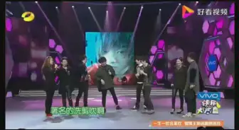 Download Video: 【华晨宇】花花早期多变的发型