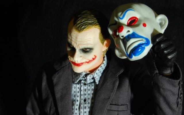 活在阴影处的小丑,你不会知道他到底还有否底牌->pinkward_哔哩哔哩