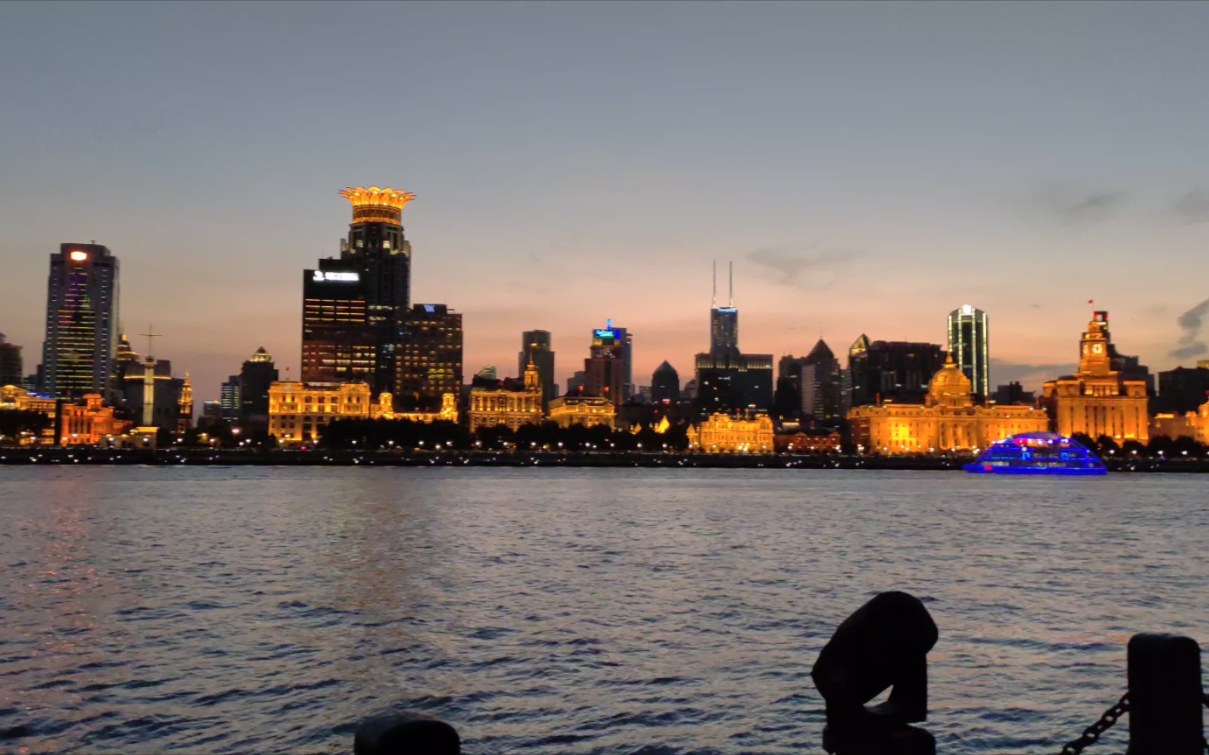 上海夜景:黄浦江边