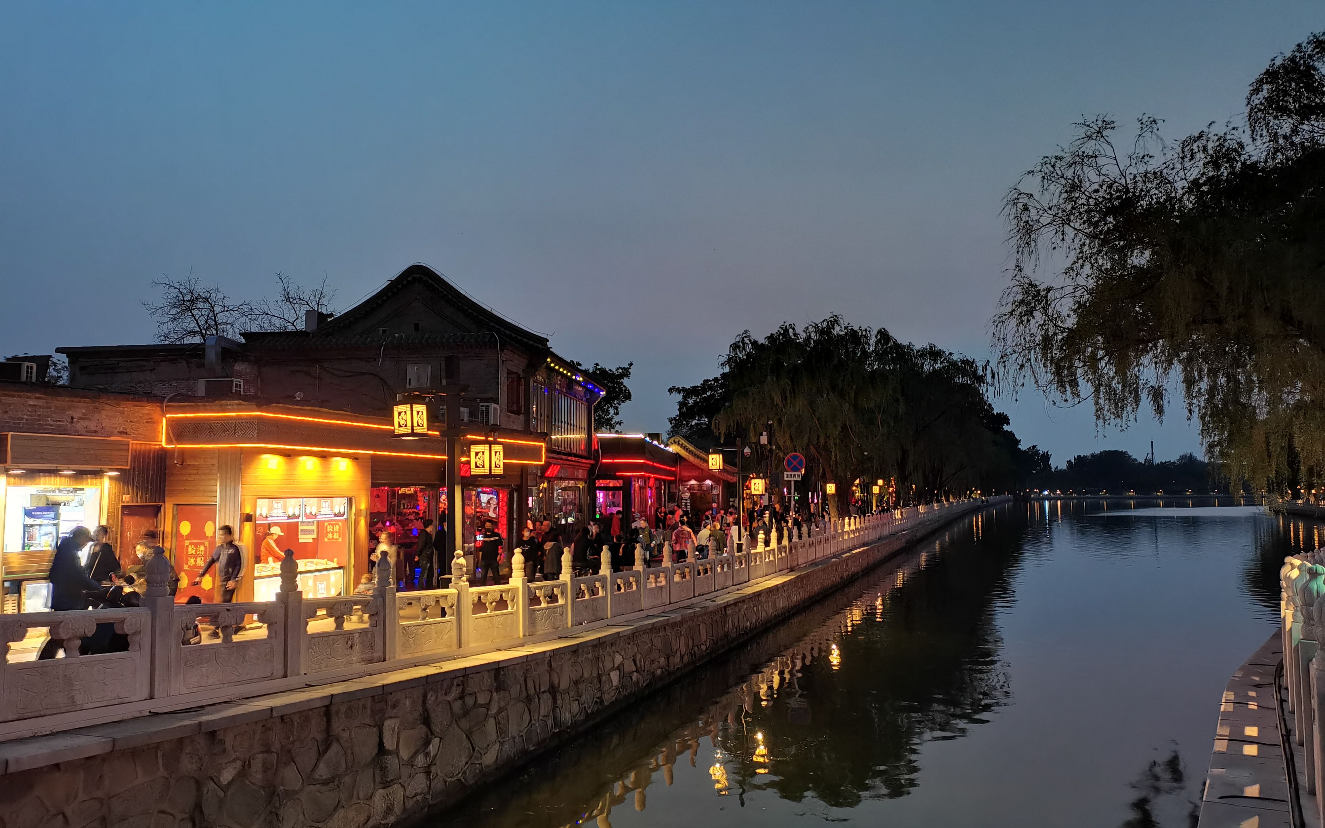 后悔酒吧街|悦界酒吧 没有故事的人听没有感觉的慢歌