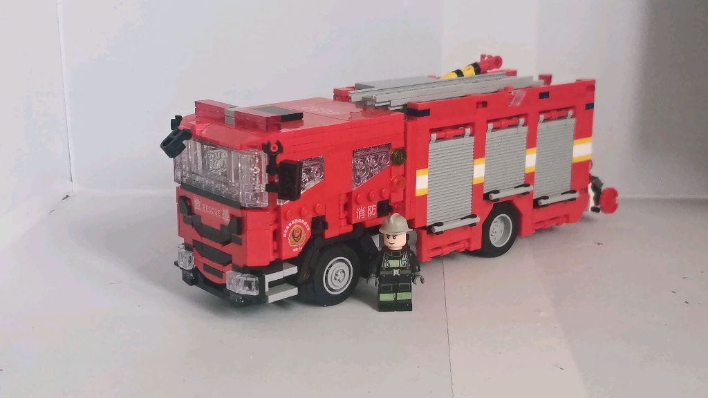 qb积木工作室,斯堪尼亚p410城市主战消防车(重制版)测评介绍