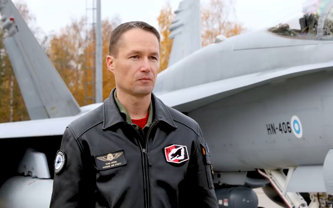 芬兰大黄蜂战斗机携jassm导弹和瑞典空军联合演习