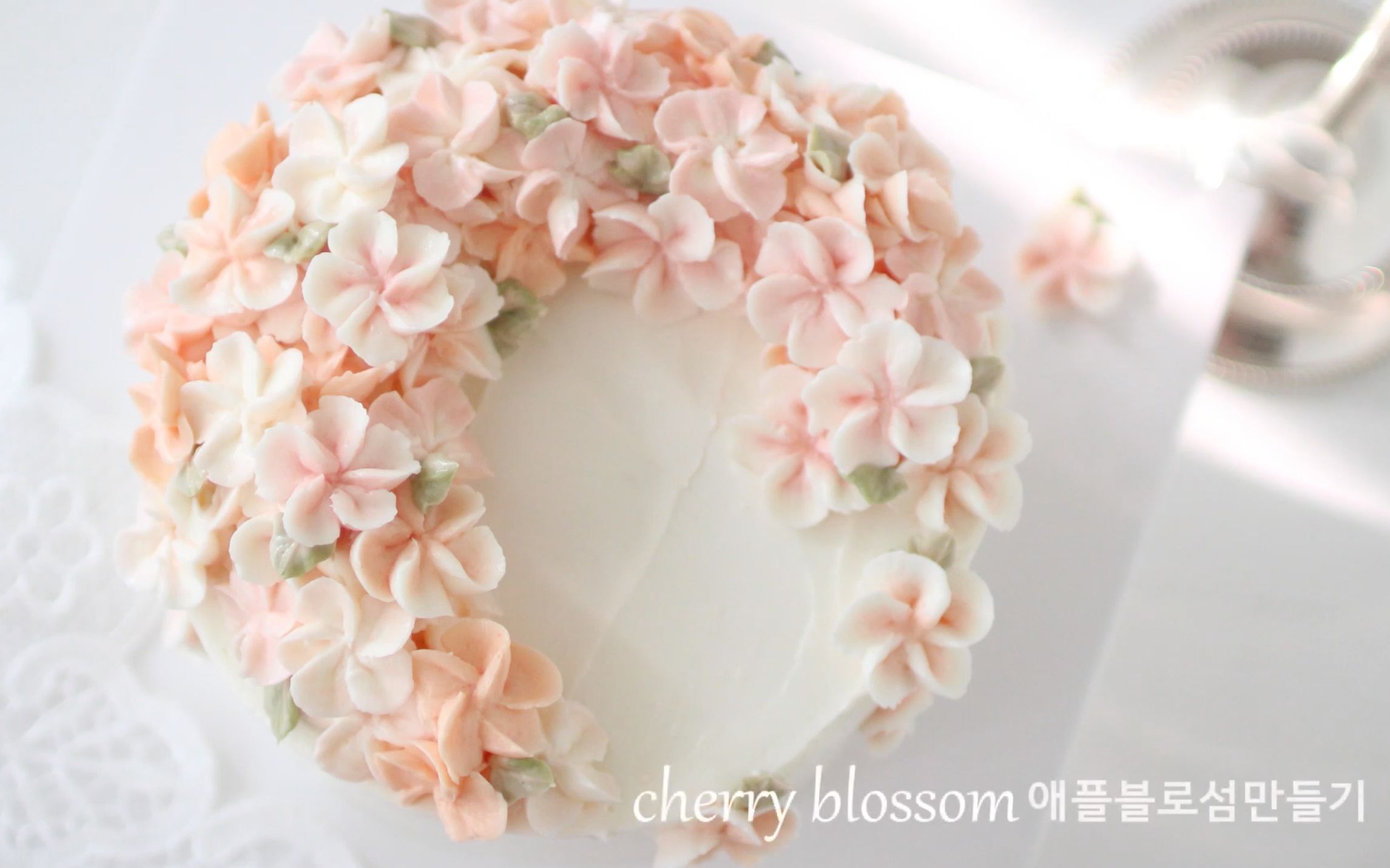 【Beautiful Cake】制作奶油樱花蛋糕豆沙霜裱||How to make buttercream cherry blossom flowercake哔哩哔哩bilibili