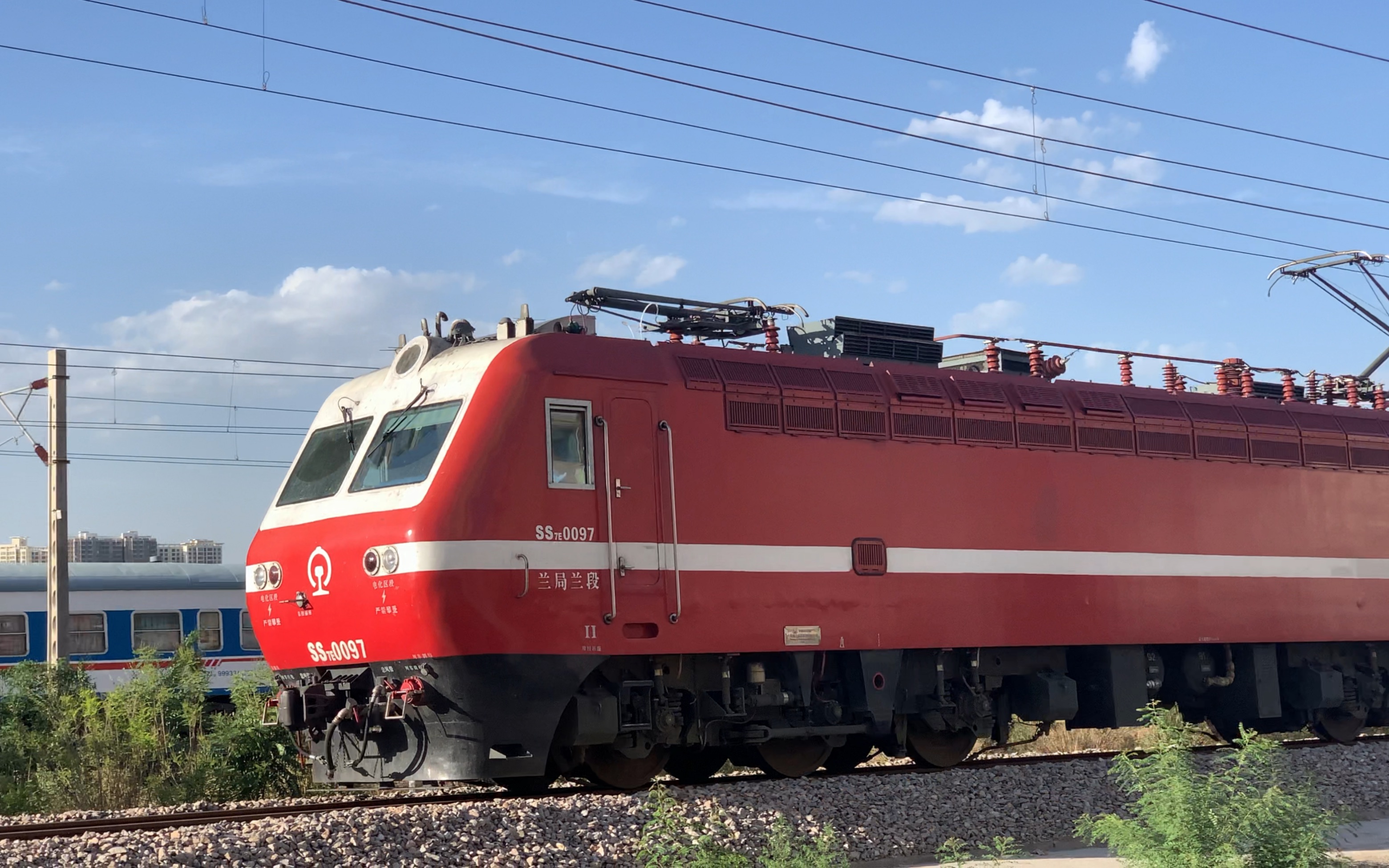 『陇海铁路』ss7e牵引7501次通过下行k1726 500m处