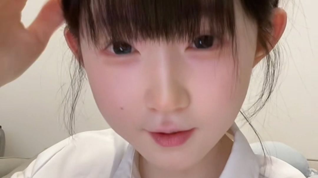 我是一个蛋挞 刘春兰女士突然直播了，这也太可爱啦吧