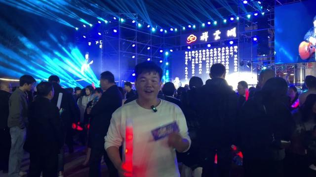 今天来到老家景区,赣县紫薇小镇,祥云湖景区,观看群星演唱会,云菲菲