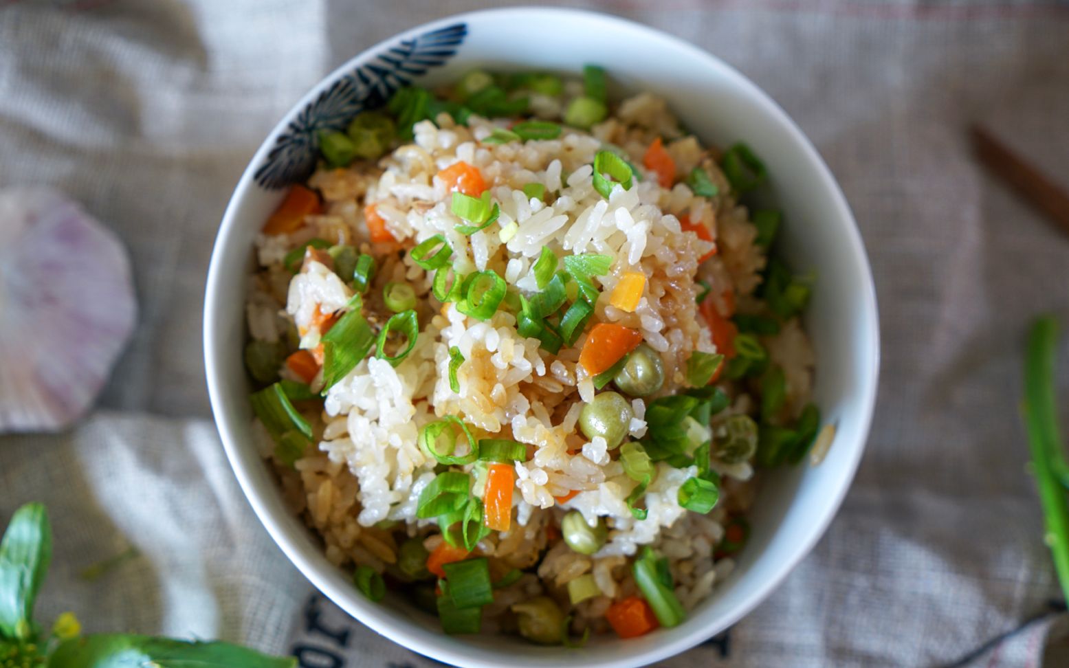 3步教你制作低糖低脂懒人饭鸡肉豌豆焖饭