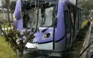 Скачать видео: （旧闻）南京地铁四号线车辆段内撞墙