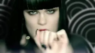 Download Video: Jessie J--Domino 中英字幕