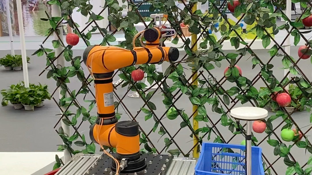 苹果采摘机器人