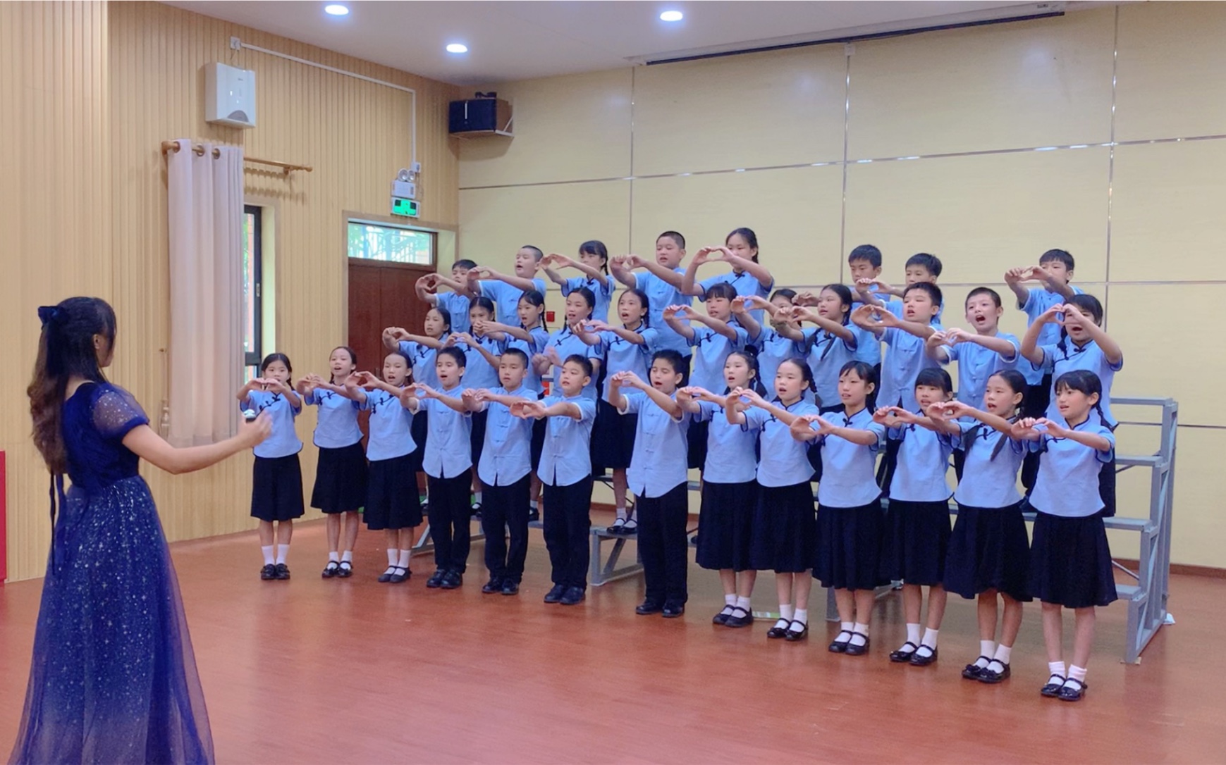 [图]请党放心，强国有我！震撼人心的学生合唱-《大中国》（天府路小学）